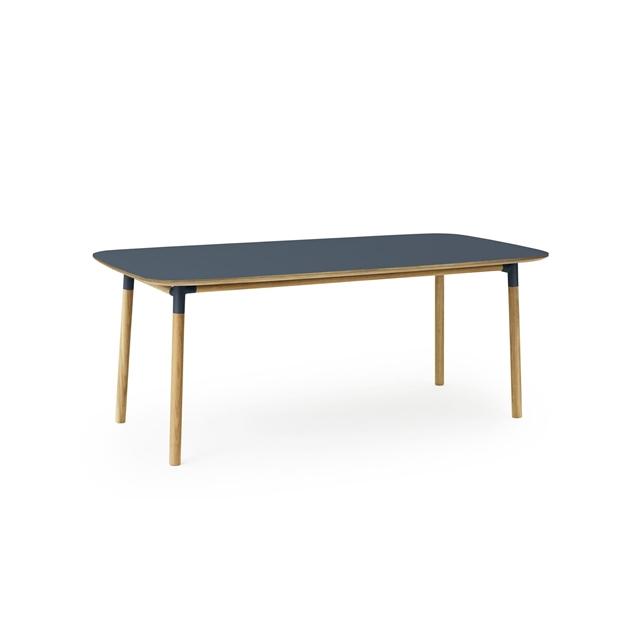 Normann Copenhagen Form Spisebord 95x200 cm i Blå Egetræ