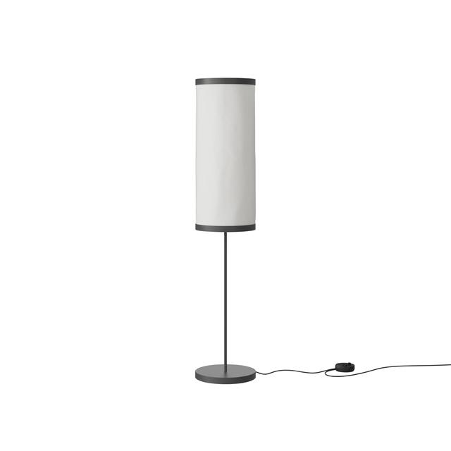 Astep Isol 30 Gulvlampe i Sort - Elegant Design