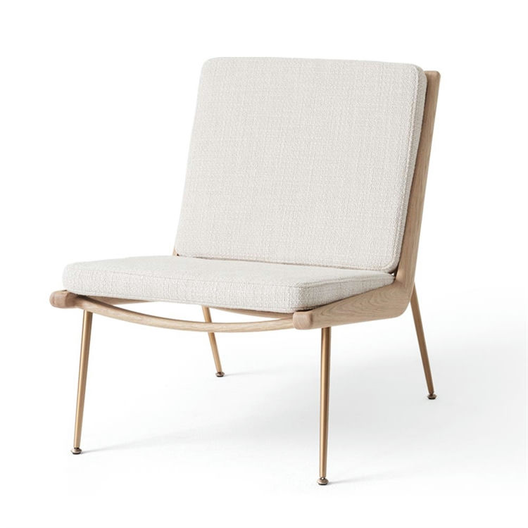 Andtradition Boomerang Hm1 Lænestol i Oiled Oak og Cream