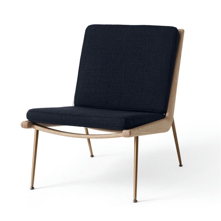 Andtradition Boomerang Loungestol i Oiled Oak & Navy